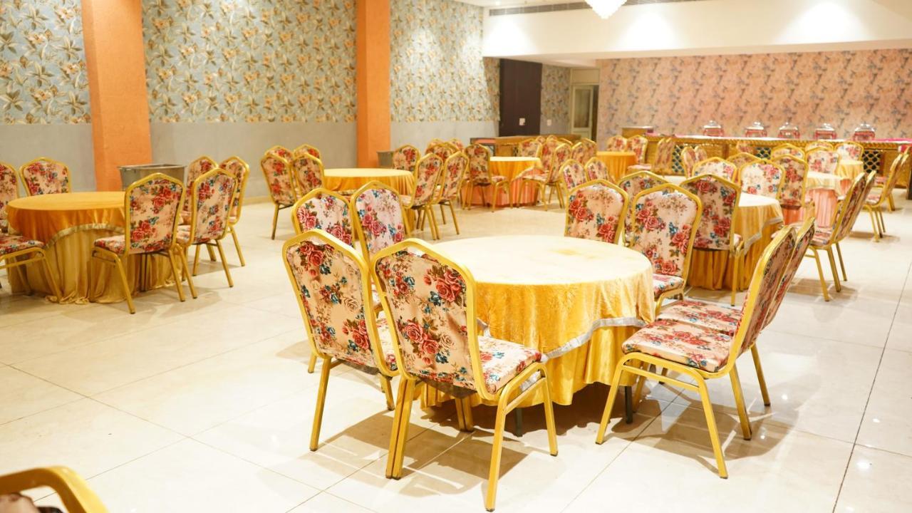 Aa Hotels & Resorts Zirakpur Esterno foto