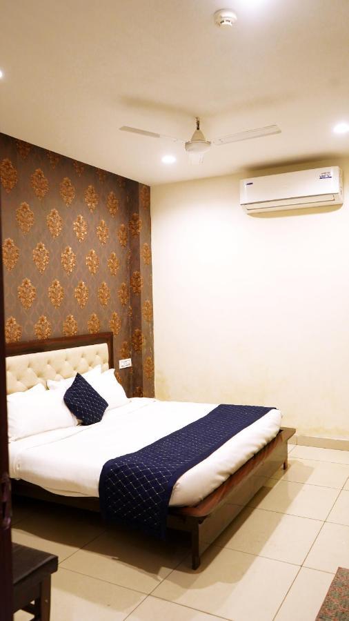 Aa Hotels & Resorts Zirakpur Esterno foto