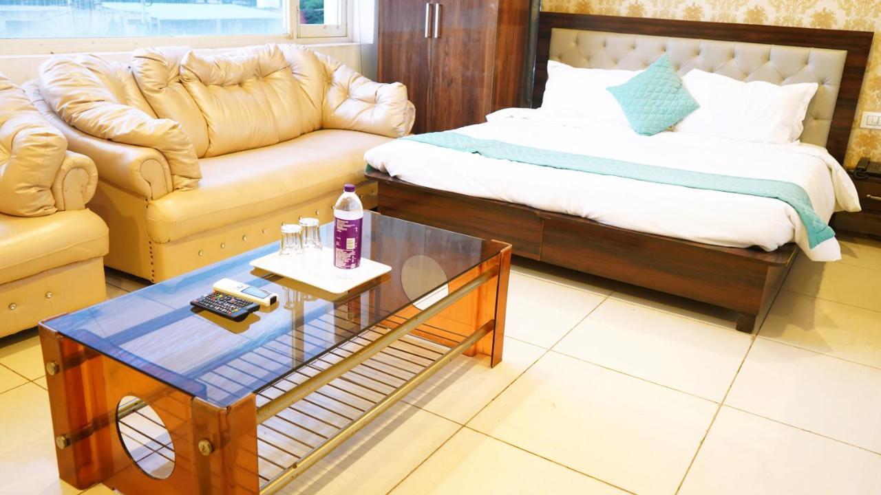 Aa Hotels & Resorts Zirakpur Esterno foto