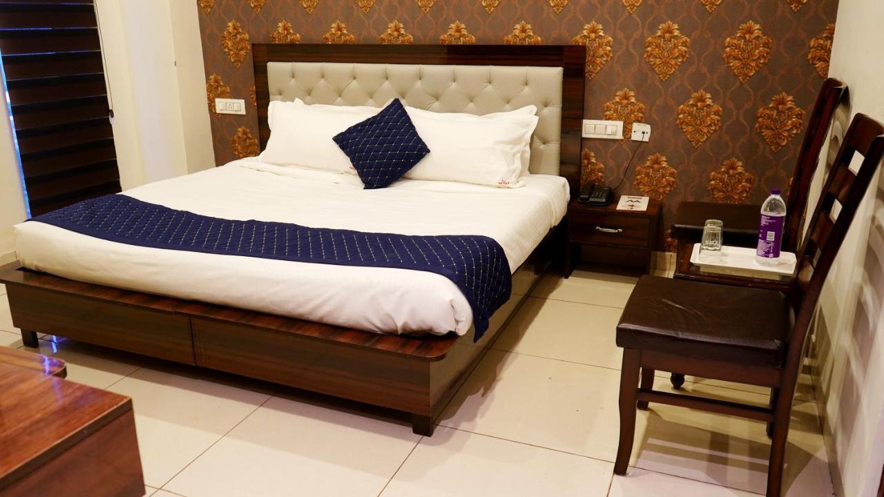 Aa Hotels & Resorts Zirakpur Esterno foto