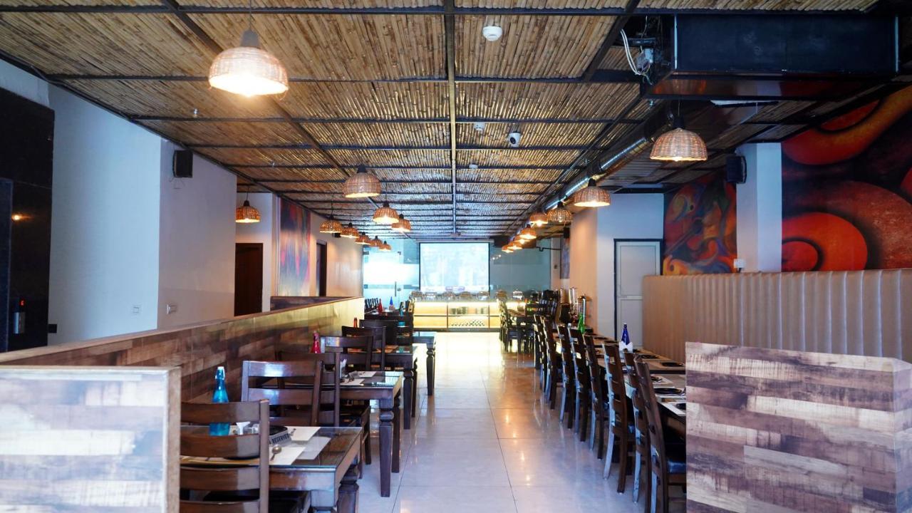 Aa Hotels & Resorts Zirakpur Esterno foto